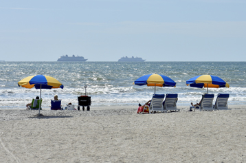 Jetty Park Beach and cruise ships in the background